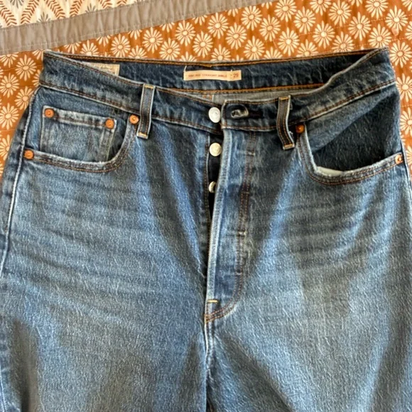 LEVI Premium Ribcage Straight Ankle Jeans 29" - Picture 5 of 8